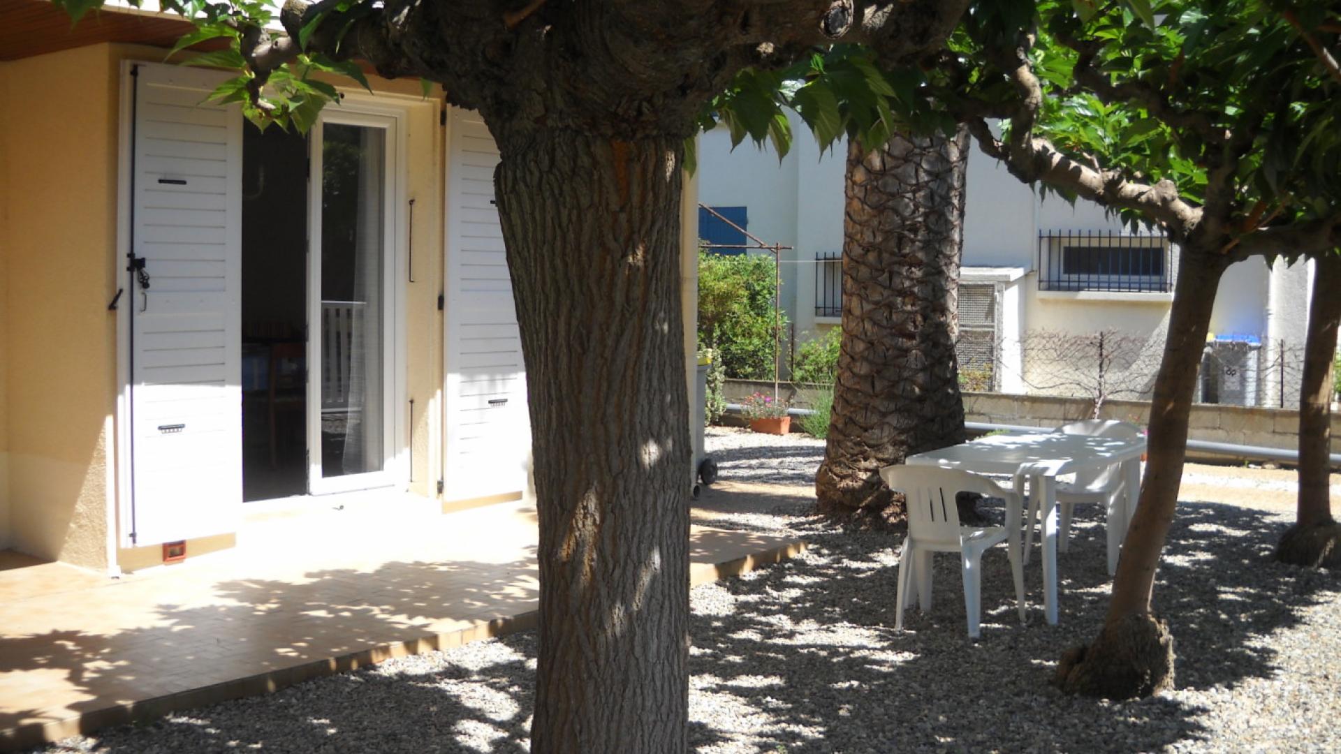 APPARTEMENT TOUT CONFORT DANS MAISON TRADITIONNELLE AU CENTRE DE ST-CYPRIEN T2