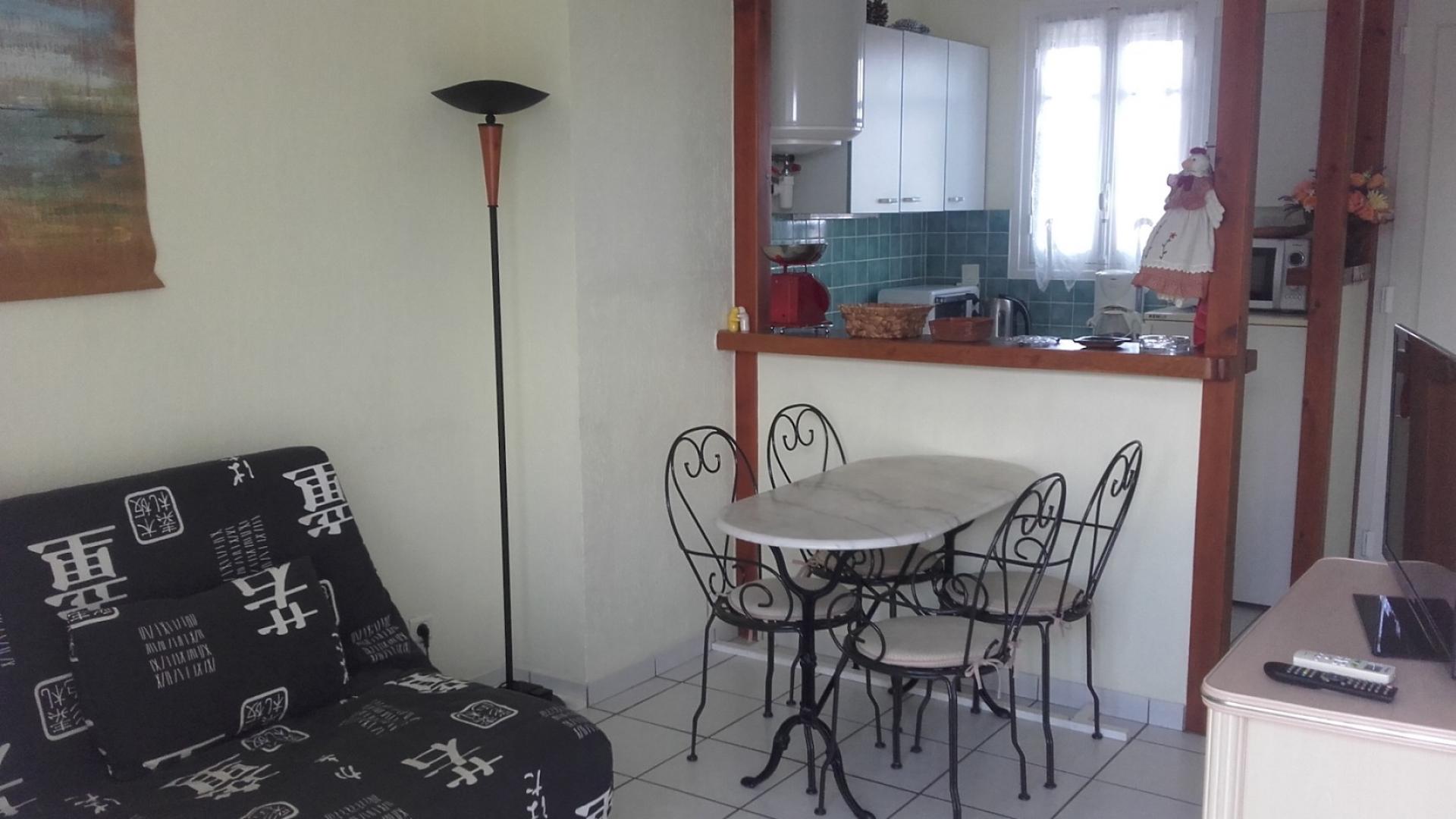 EYRAUD LYLIANE BEL APPARTEMENT LUMINEUX TOUT CONFORT T2