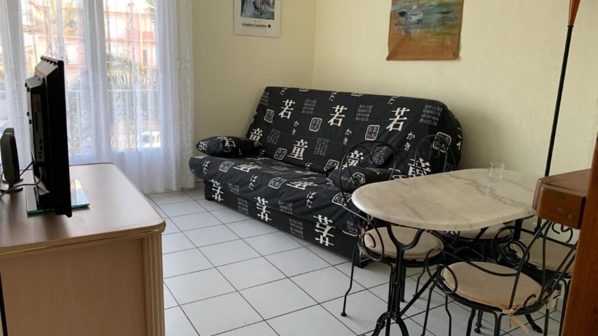 BEL APPARTEMENT LUMINEUX TOUT CONFORT A 50 METRES DE LA PLAGE T2