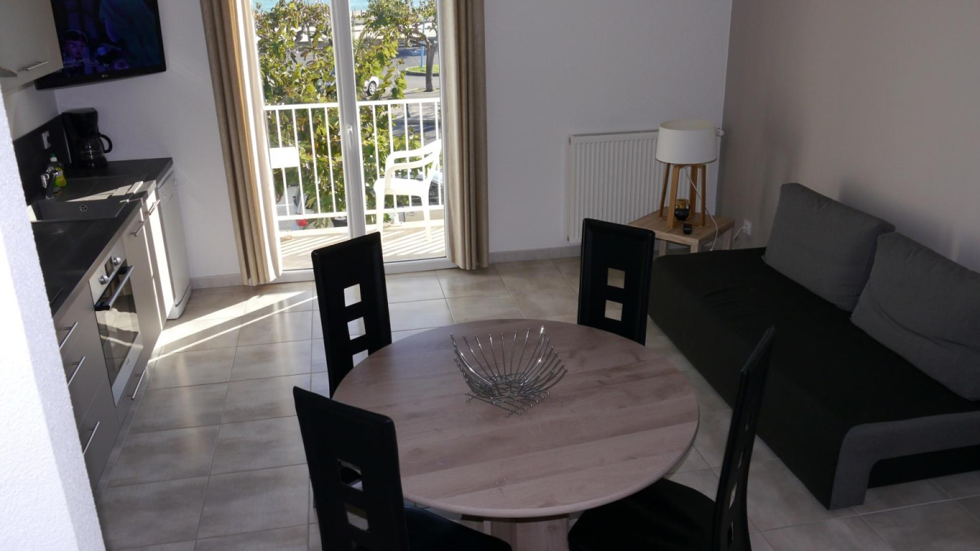 APPARTEMENT AVEC VUE IMPRENABLE SUR MER CLASSE 4****