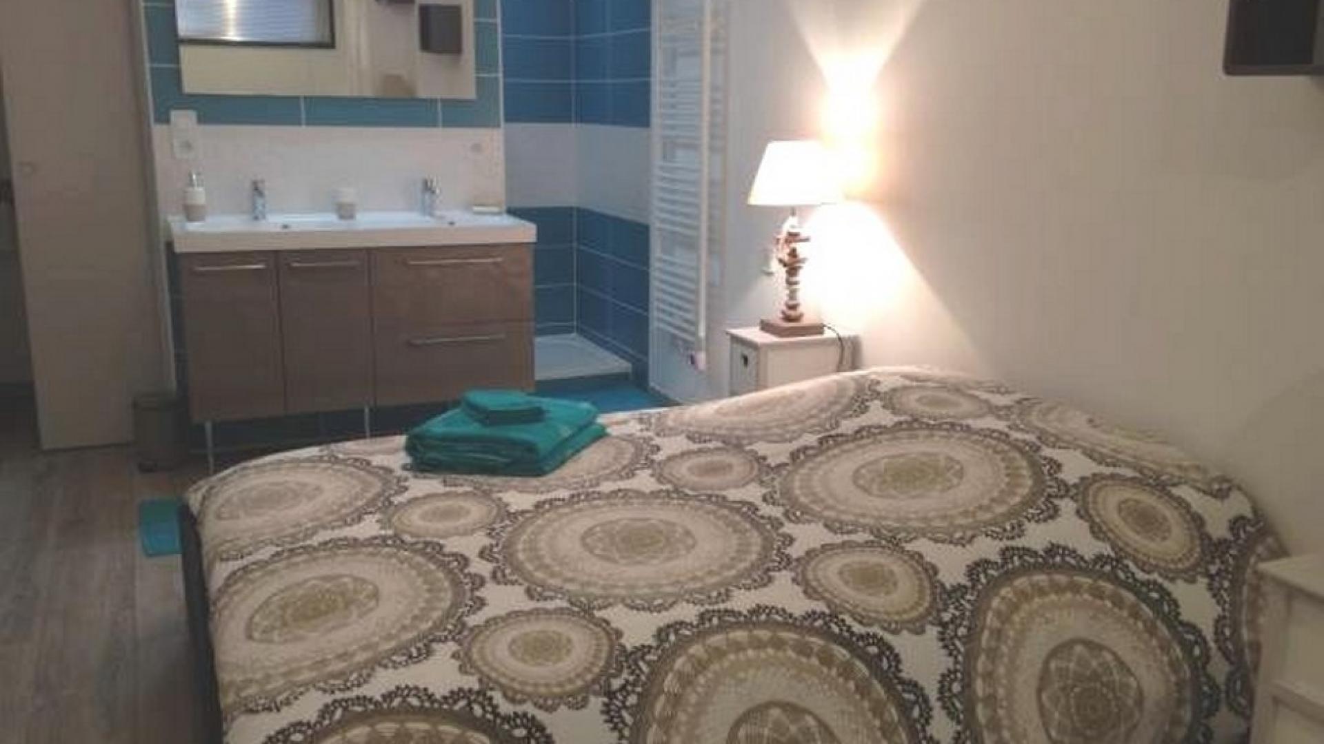 Foulquier Valerie Chambre Azur Chambres D Hote Office De Tourisme De Saint Cyprien