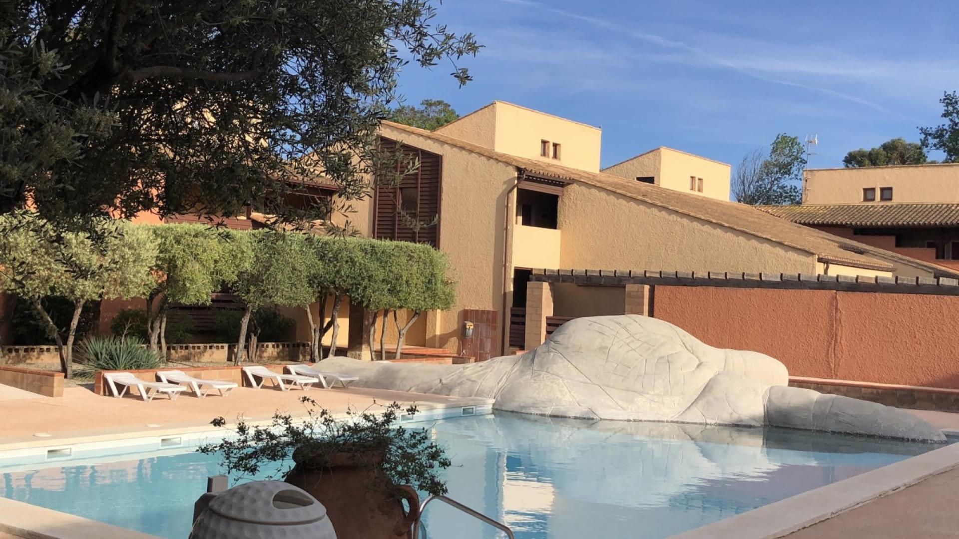 BEL APPARTEMENT DANS RESIDENCE AVEC PISCINE PROCHE PLAGE T2
