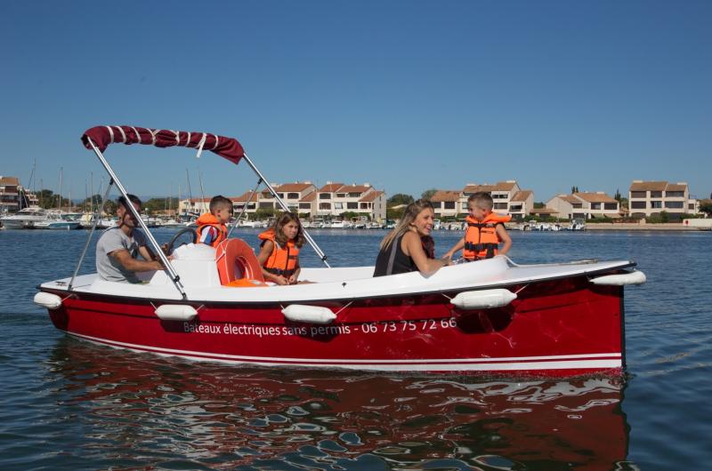 les petits bateaux de la lagune