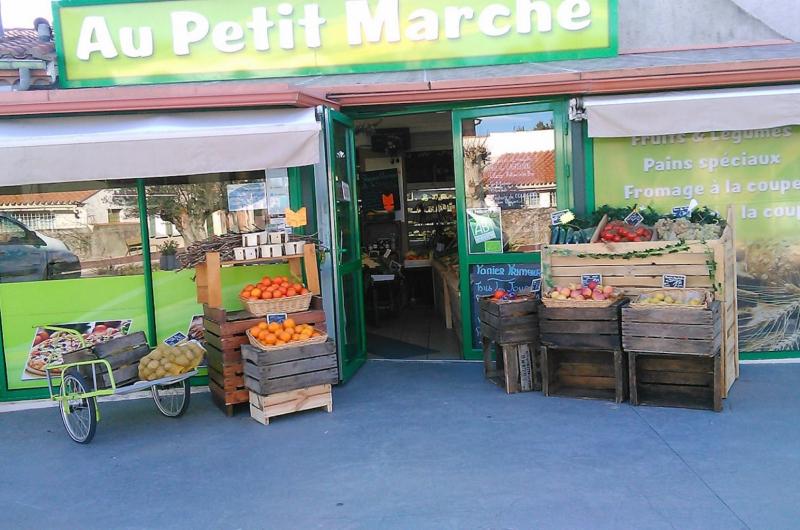 AU PETIT MARCHÉ 6 AU PETIT MARCHÉ 6