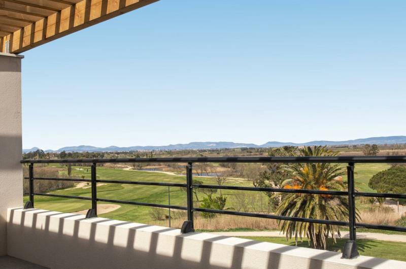 @RESIDENCE HORIZON GOLF @RESIDENCE HORIZON GOLF